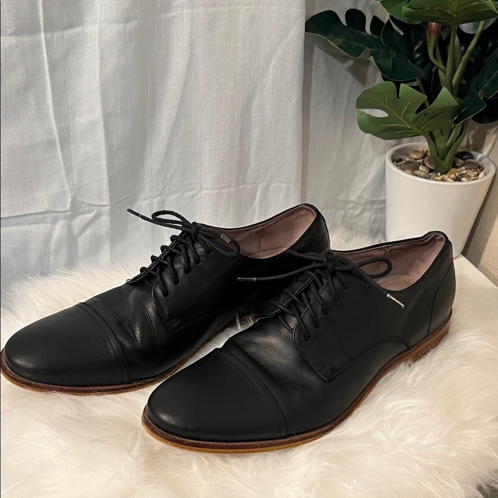Classic Black Leather Men's Derby Shoes